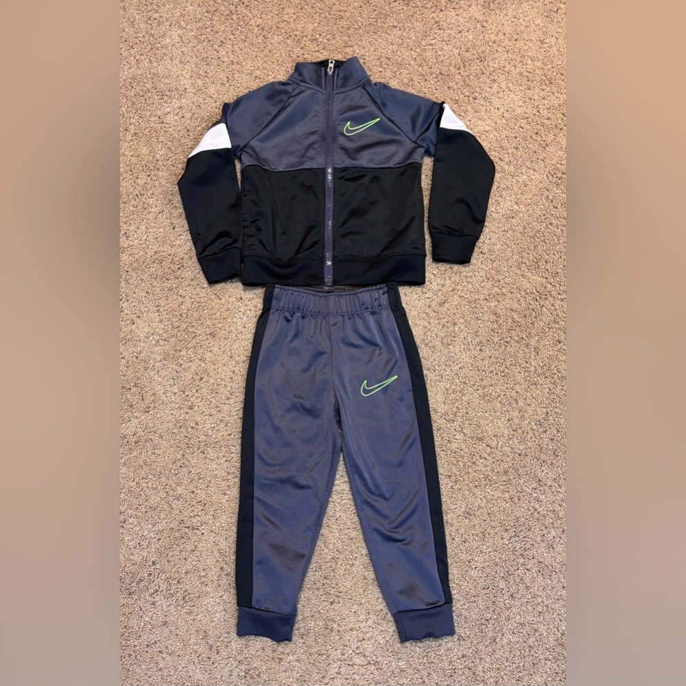 Nike Toddler Black and Gray Tracksuit with Green Nike Logo, size 3T.